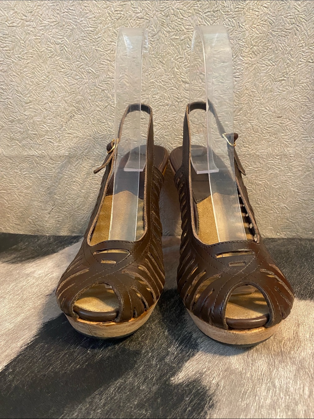 Michael Michael Kors 6 M Peep-Toe Sandals